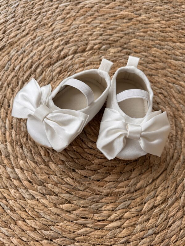 Big bow ballerina