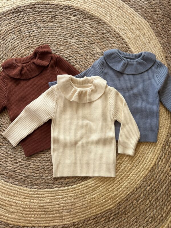 Ruffles knitted sweater